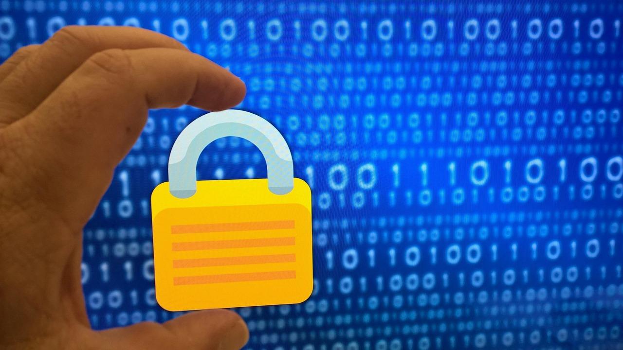 プライバシーポリシーを読むユーザーと鍵マークのイメージ
